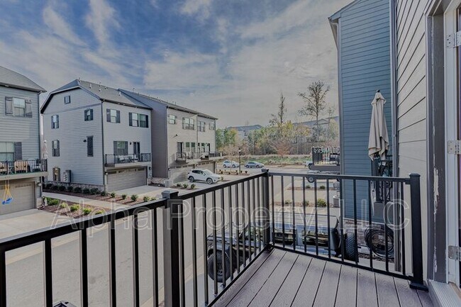 Building Photo - 120 Rollins Ave