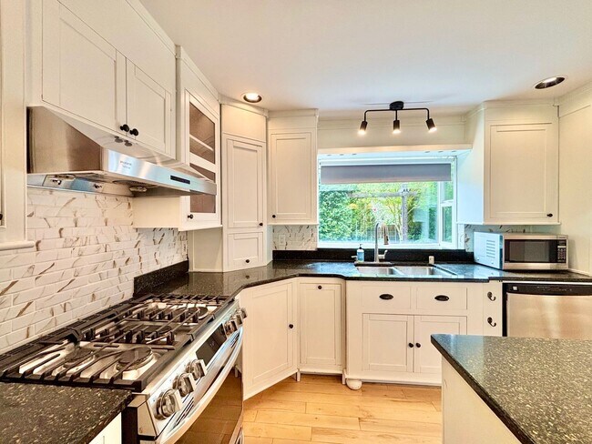 Building Photo - Great SFH for rent in North Rose Hill