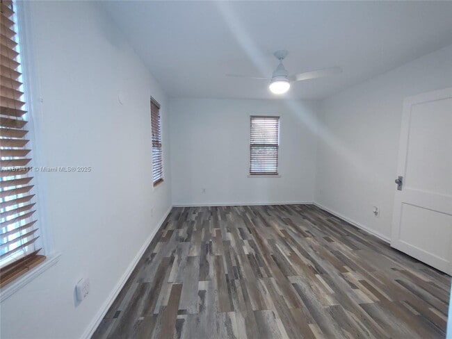 Building Photo - 306 SW 1st Ave