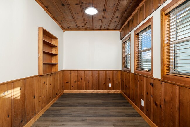 Building Photo - 3 bed / 1.5 Bath Home!