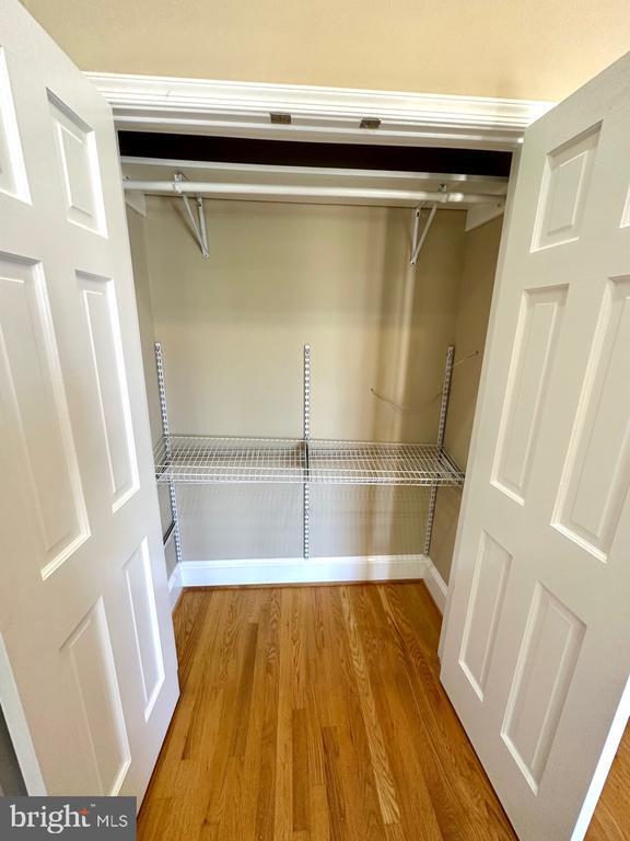 Building Photo - 1227 Linden Pl NE