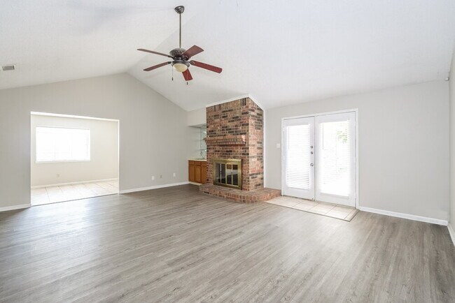 Building Photo - 241 S MacArthur Blvd