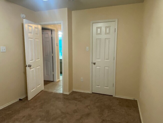 Building Photo - CHARMING 4 BEDROOM, BELTON ISD