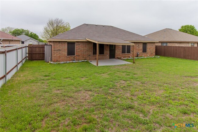 Building Photo - 4406 Bowles Dr