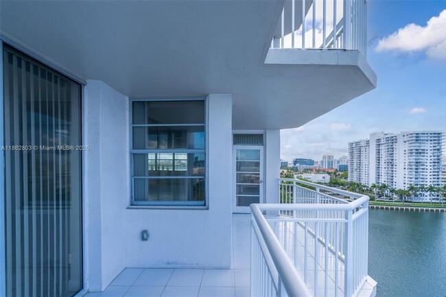 Building Photo - 18081 Biscayne Blvd
