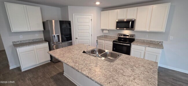 Building Photo - 3991 Silver Spur Rd