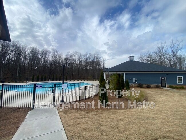 Building Photo - 168 Timberland Ave