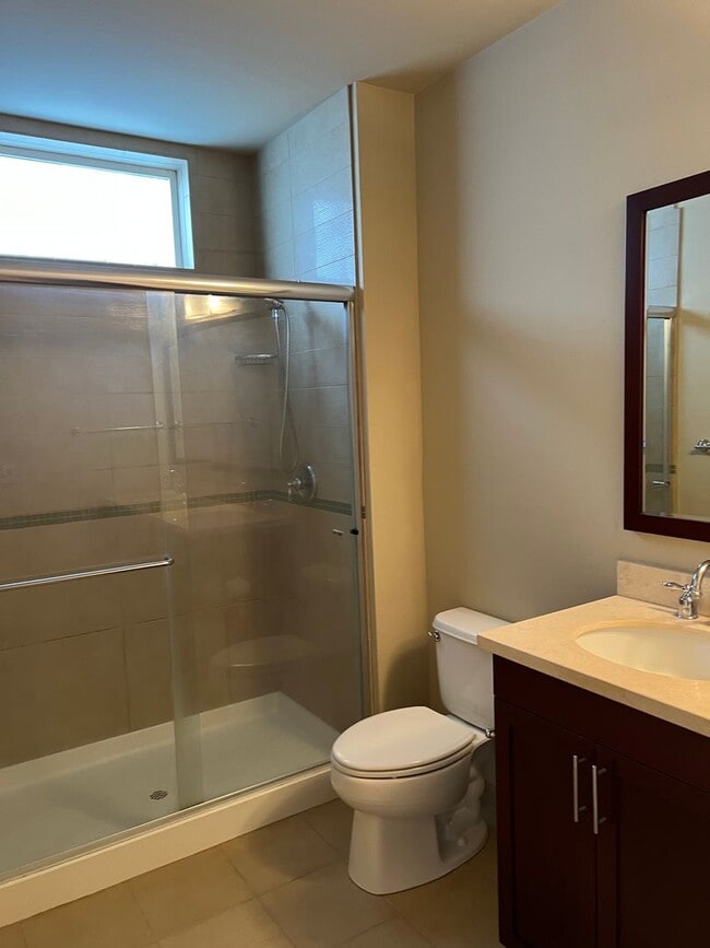 Building Photo - Bainbridge Island Condo