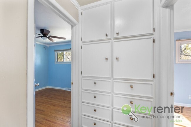 Building Photo - Inviting 3-Bedroom Home with Updated Kitchen & Fenced Backyard – Derby, KS