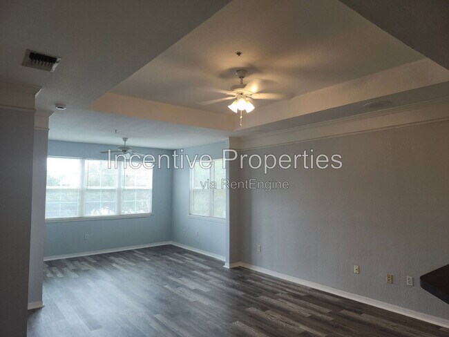Building Photo - 6685 Queens Borough Ave
