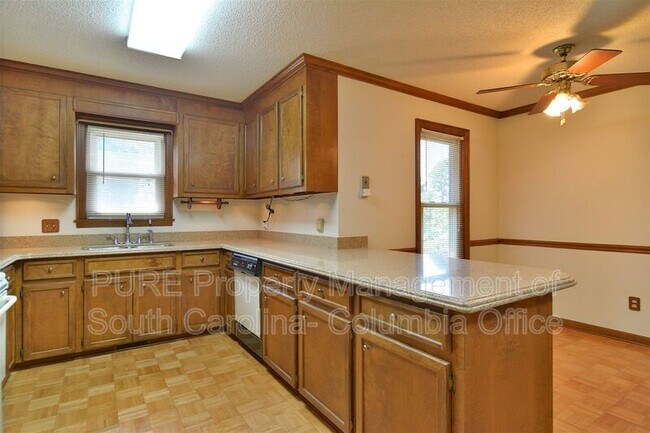 Building Photo - 517 Sparkleberry Ln