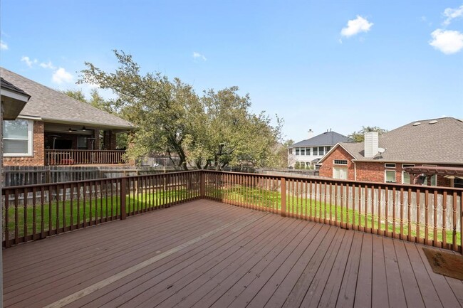 Building Photo - 1301 Horseback Hollow