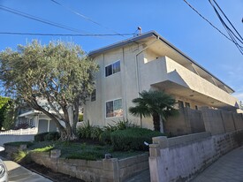 Building Photo - 1906 Rockefeller Ln