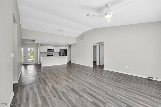 Building Photo - 412 NE 25th St