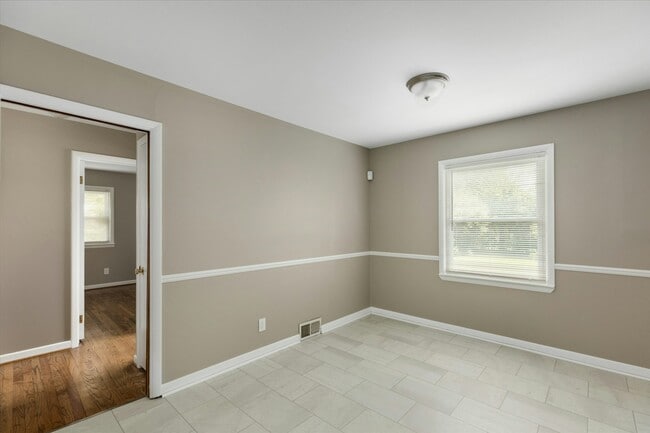 Building Photo - 4410 Rosewold Ave