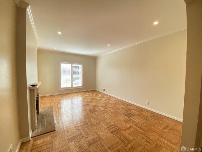 Building Photo - 60 Westdale Ave