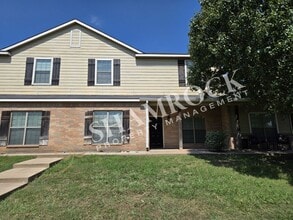 Building Photo - 826 Chambers Creek Cir