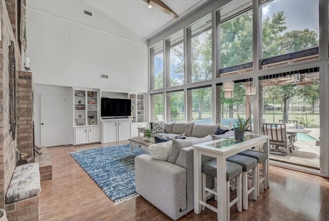 Building Photo - 22 Winged Foot Dr