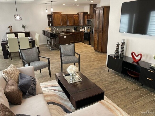 Building Photo - 5112 W Expy 83