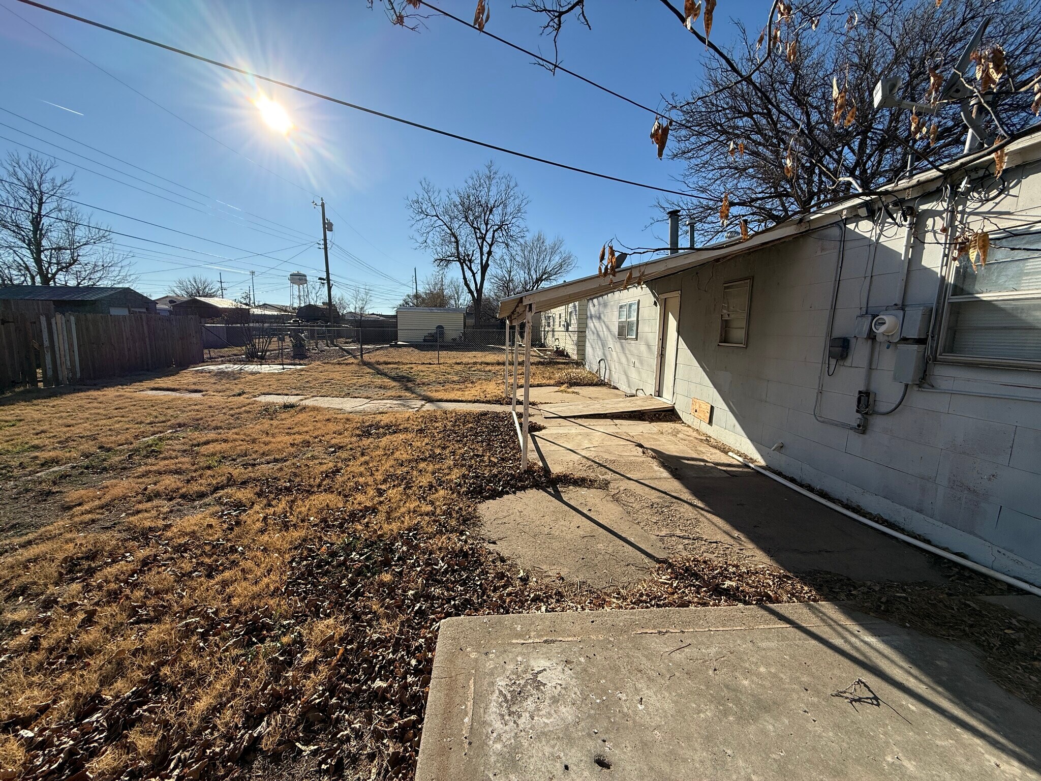 Building Photo - 1216 E Foster Ave