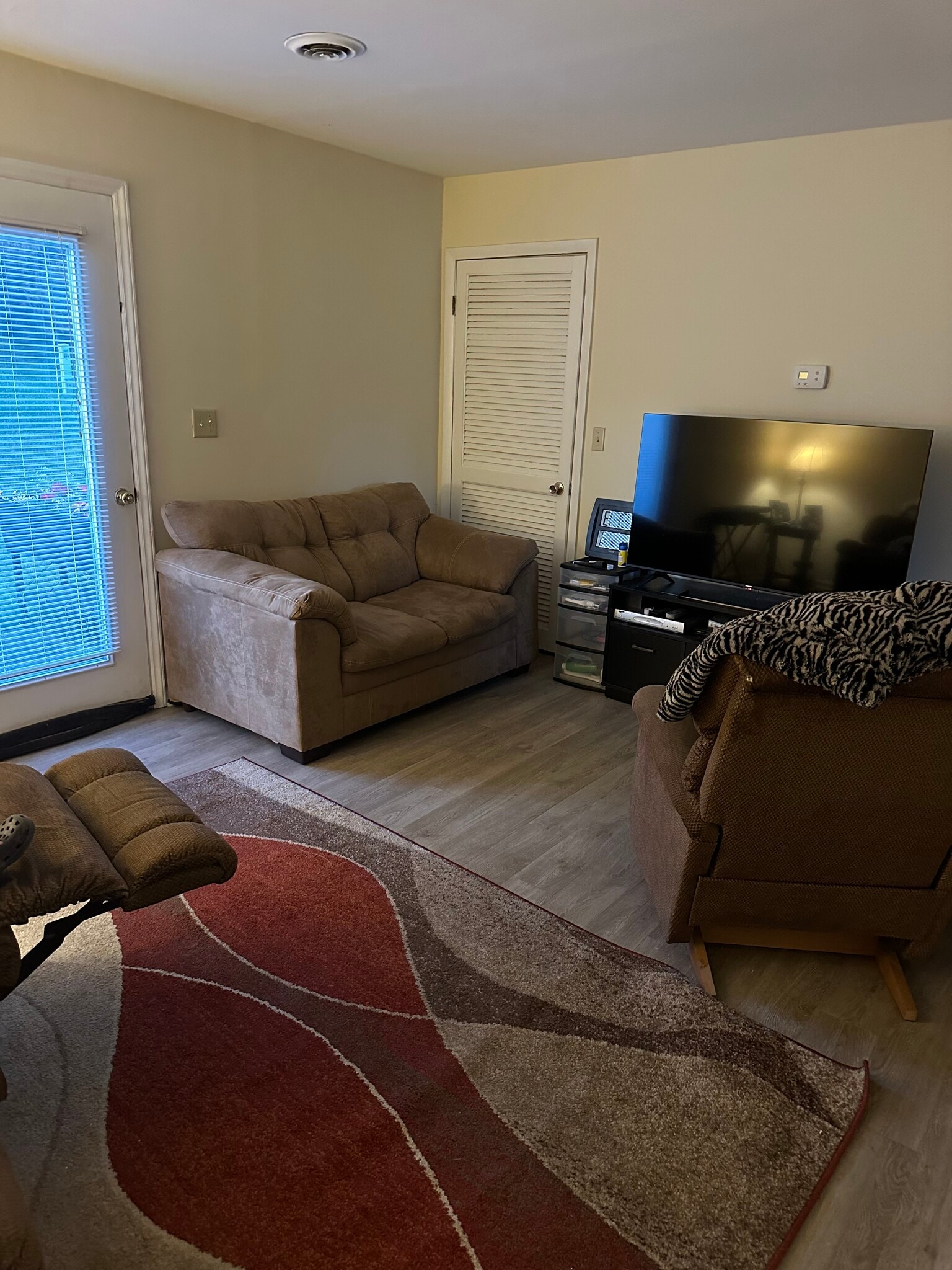 Living Room - 420 Village Ln