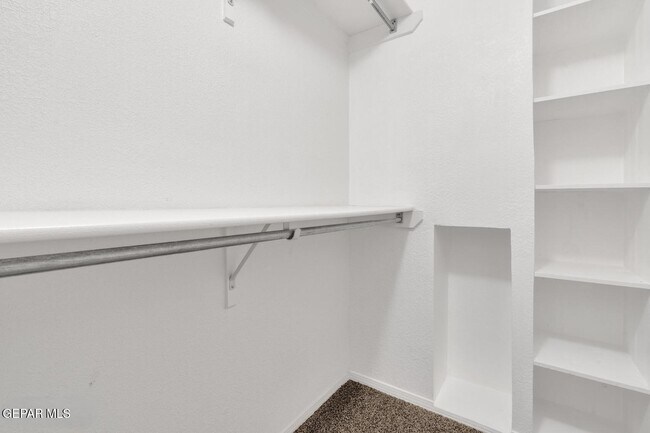 Building Photo - 7489 Plaza Redonda Dr