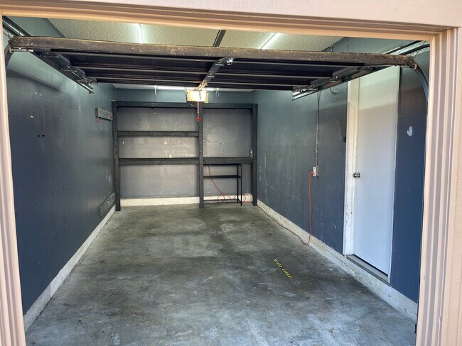 Building Photo - 1656 Tapir Cir
