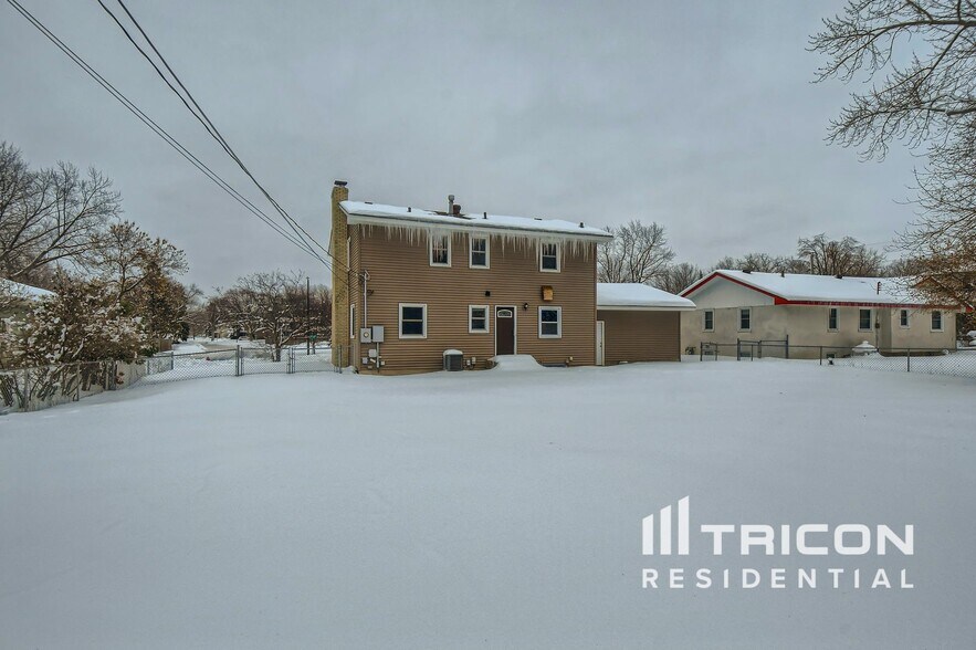 Building Photo - 7709 Major Ave N