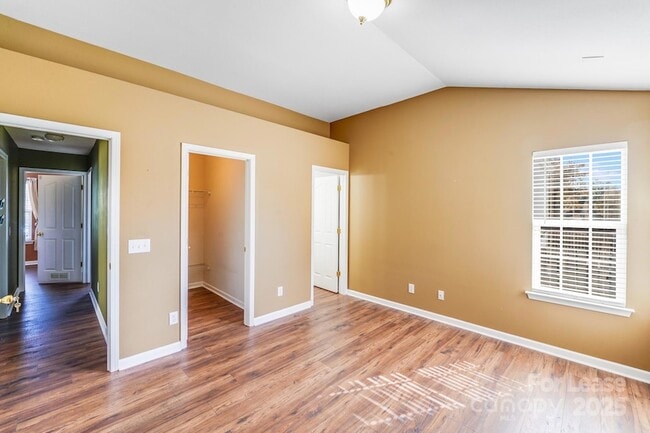 Building Photo - 5911 Vista Verde Ct