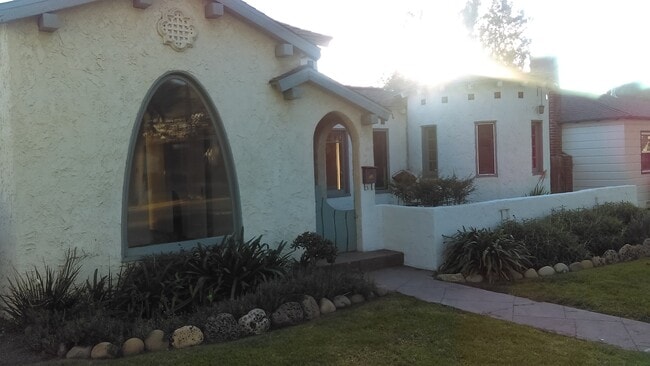 Building Photo - Charming 1920s Home – Full of Character! T...
