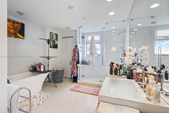 Building Photo - 17301 Biscayne Blvd