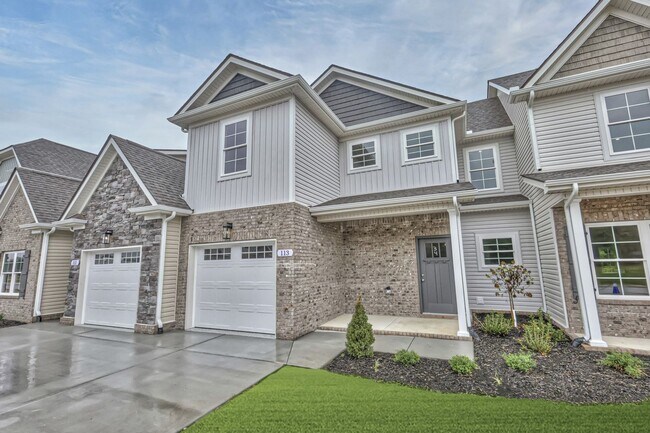 Building Photo - 1/2 OFF First Month!!...Beautiful 3 Bedroom Townhome in Manchester!