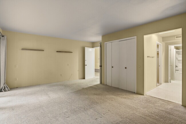 Building Photo - 7415 Caminito Rialto