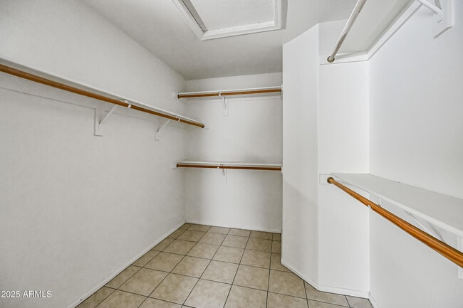 Building Photo - 9021 W Escuda Dr
