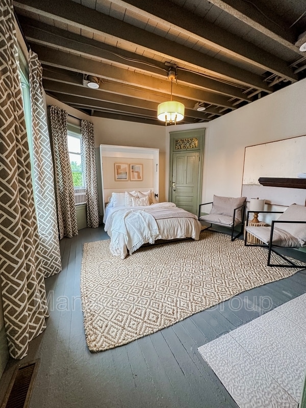 Building Photo - 813 Hall of Fame Dr