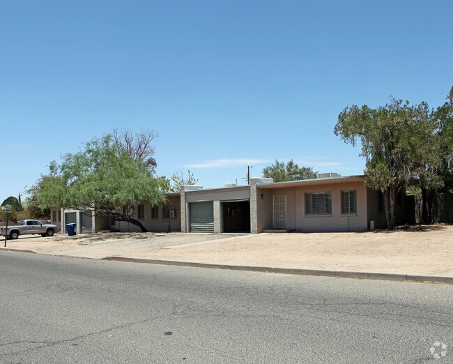 Building Photo - 1315 East Drachman Street Apartments