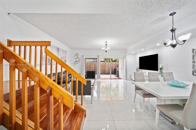 Building Photo - 9883 SW 118th Pl