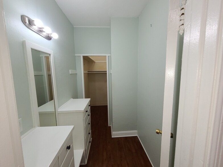 Building Photo - Sunfield Properties