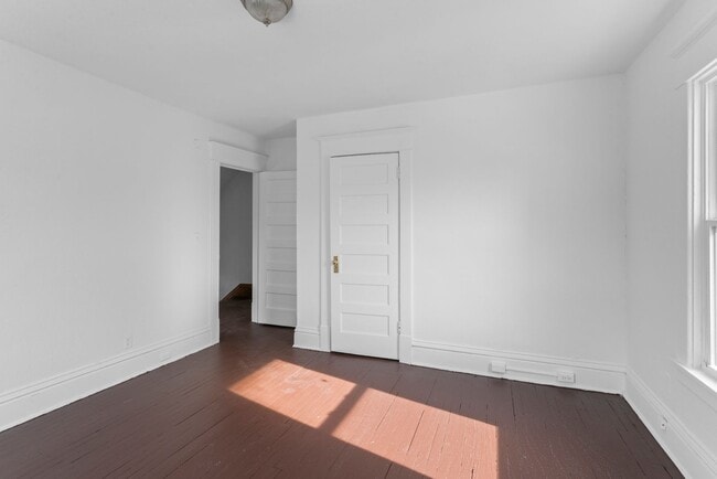 Building Photo - Historic Charm Meets Modern Living – Spacious 6-Bedroom in Prime KC Location! $3900.00