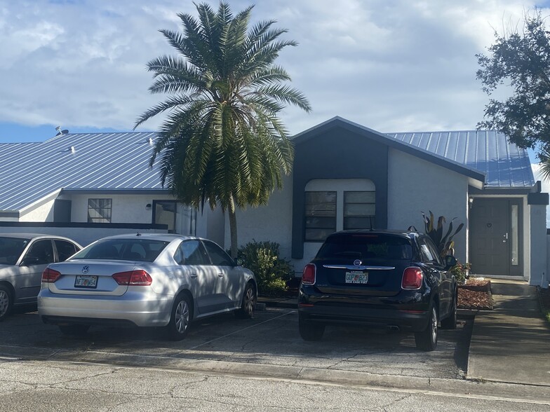 Building Photo - 273 SW Sterret Cir