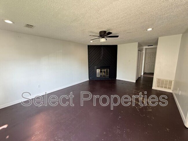 Building Photo - 1618 W Matthews Ave