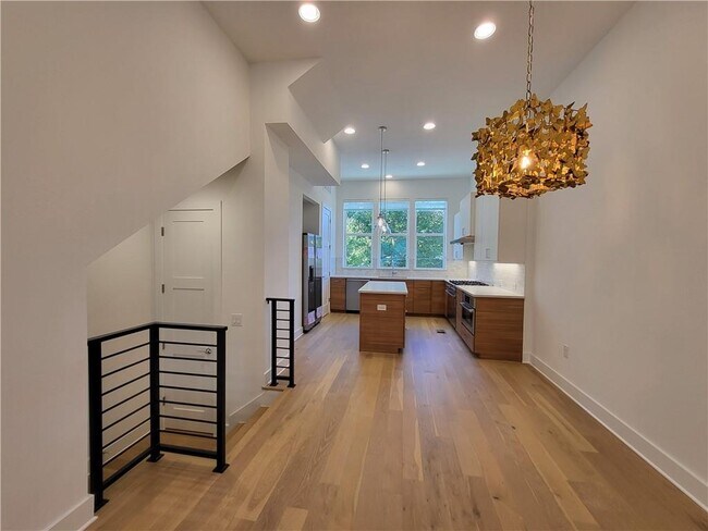 Primary Photo - 3500 Harmon Ave