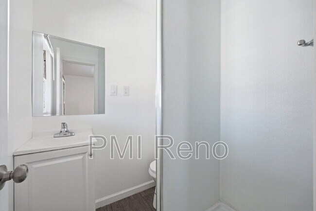 Building Photo - 1515 N Carson St