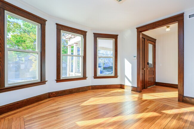 Building Photo - 27 Hubinger St