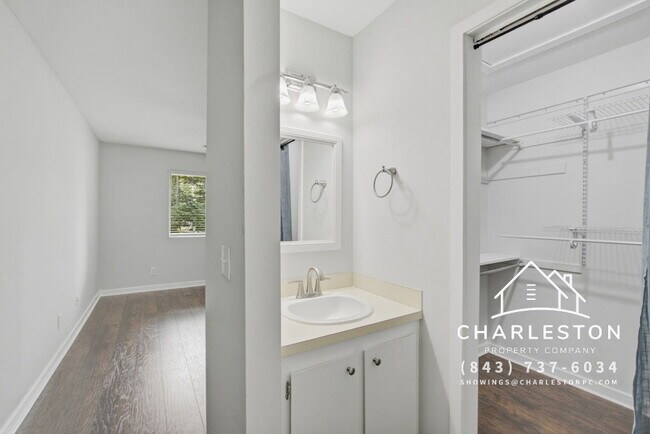 Building Photo - 2741 Jobee Dr