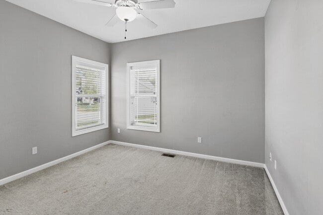 Building Photo - 3003 E Stillwater Landing