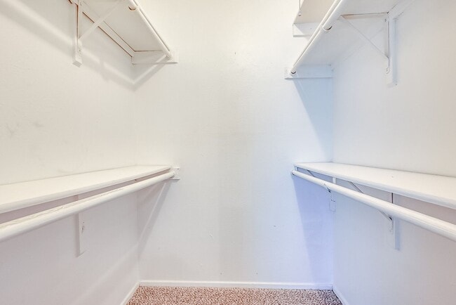 Building Photo - 614 Lillard Rd