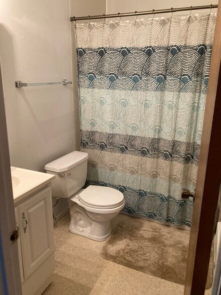 Building Photo - 327 M St