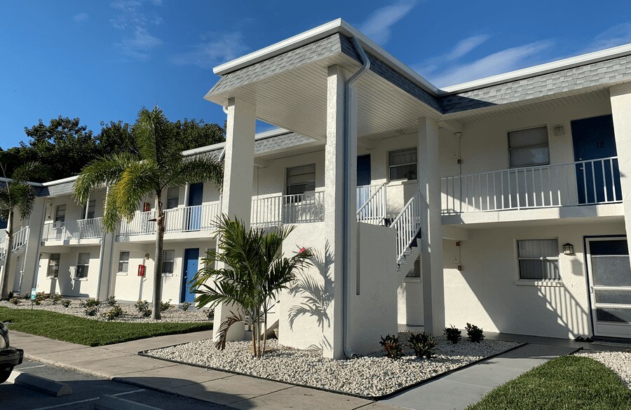 Building Photo - 1 Bed/1 Bath - Unit C1