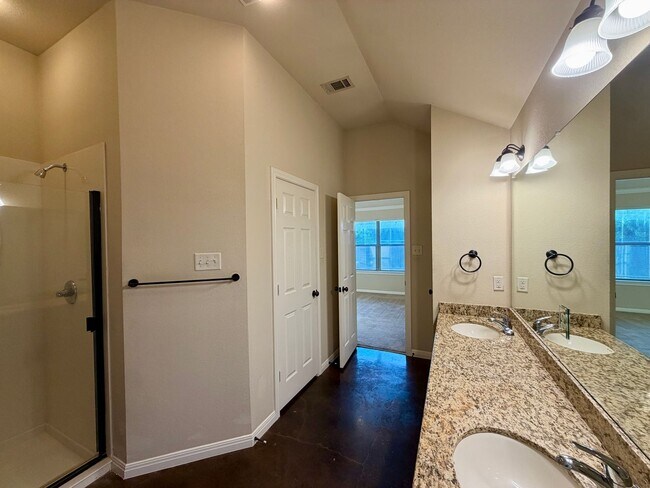 Building Photo - 602 Park Wood Circle